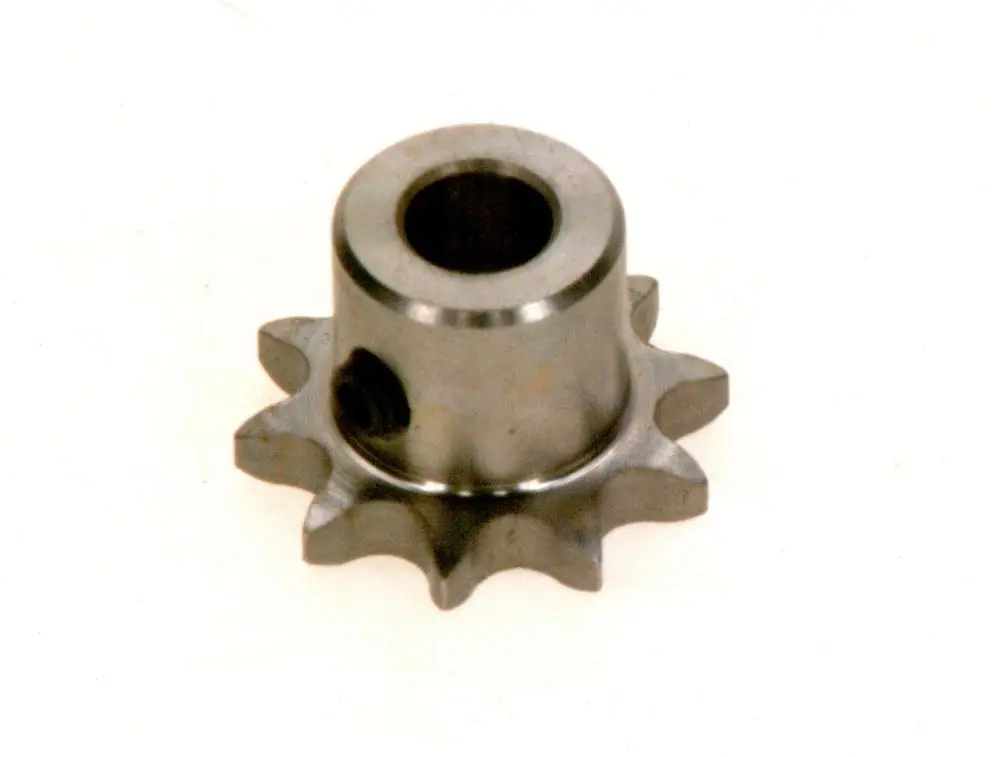 BOSCH Kettenrad mit spitzen Zähnen und einem zentralen Loch, gefertigt aus Metall, auf weißem Hintergrund.